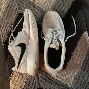 Women’s Nike Roshe